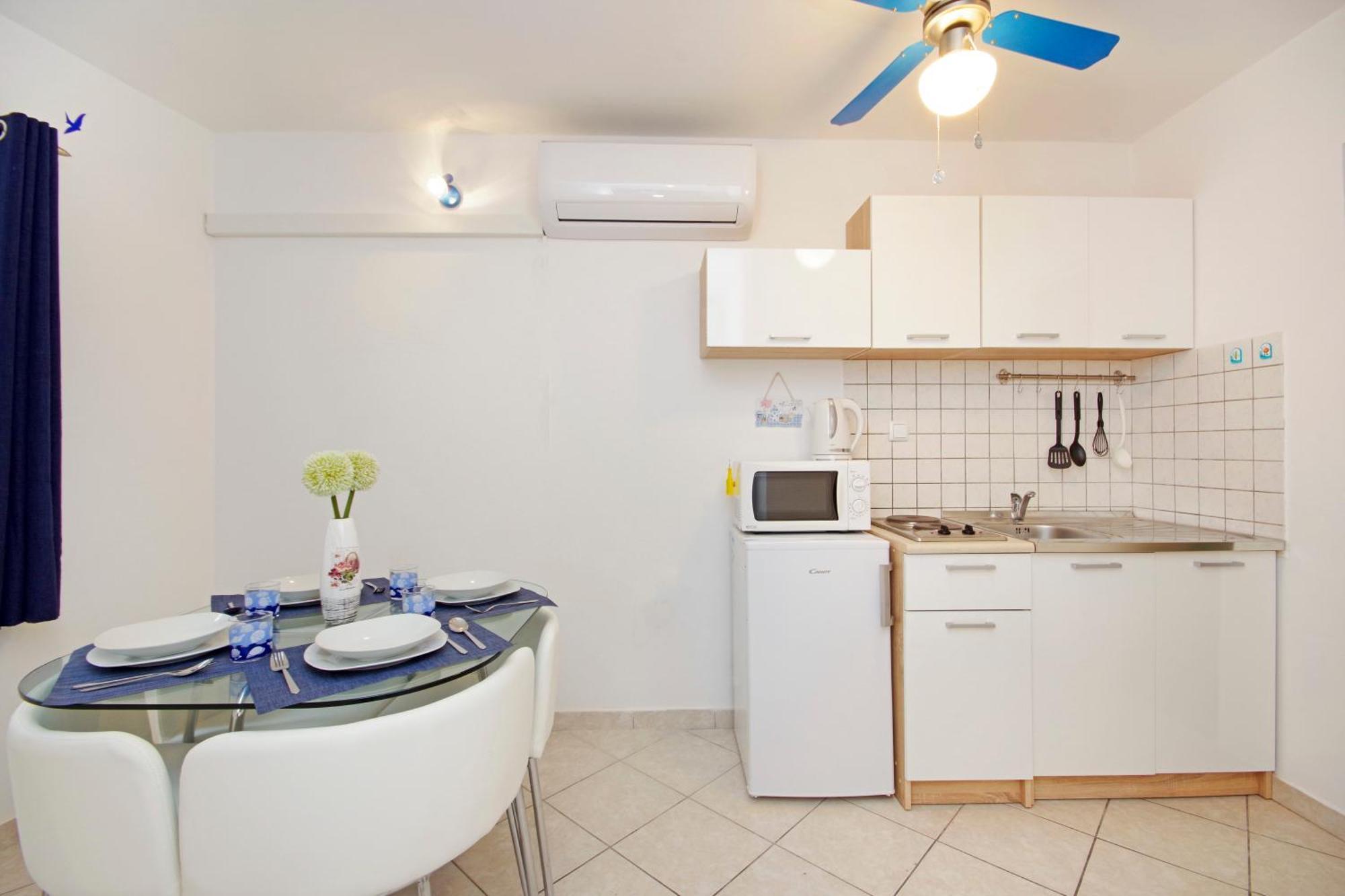 Zal Apartment Бетина Екстериор снимка