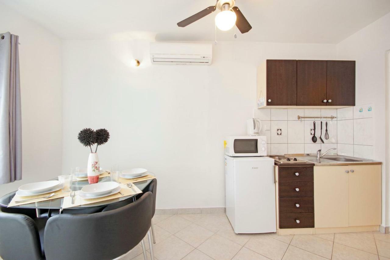 Zal Apartment Бетина Екстериор снимка