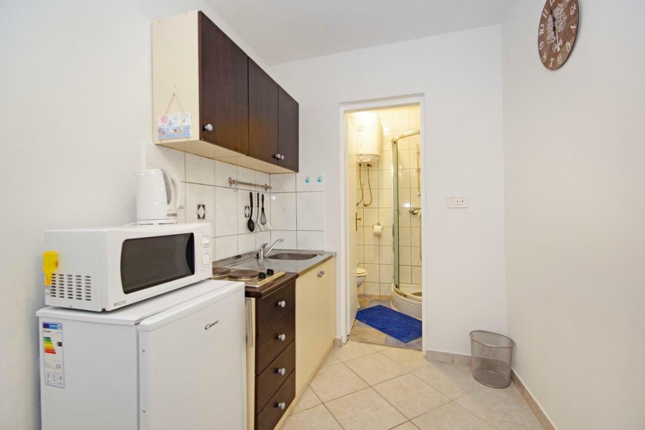 Zal Apartment Бетина Екстериор снимка